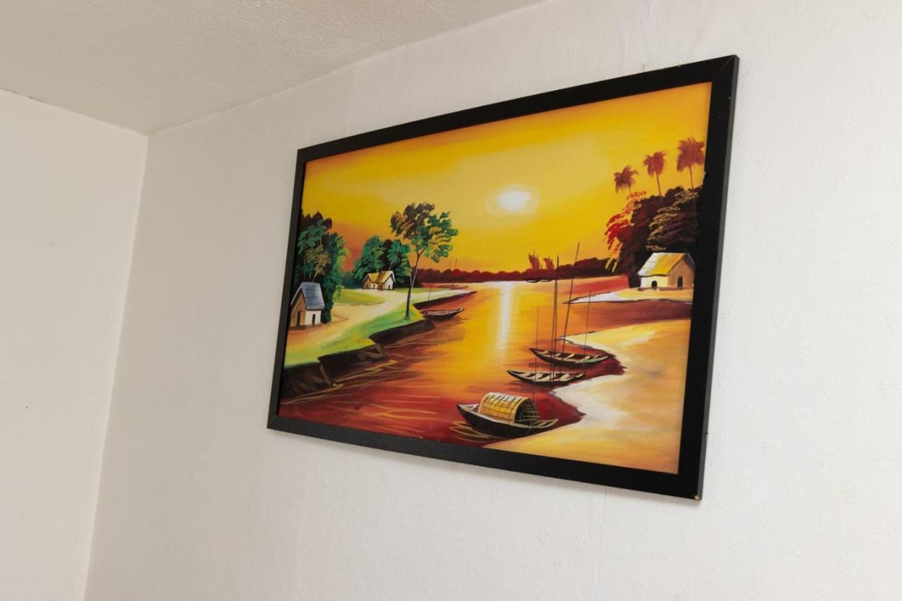 3 Bed Home Sleeps 8 People Located 1 Min From Train Stop - Otley Terrace Oldham Zewnętrze zdjęcie